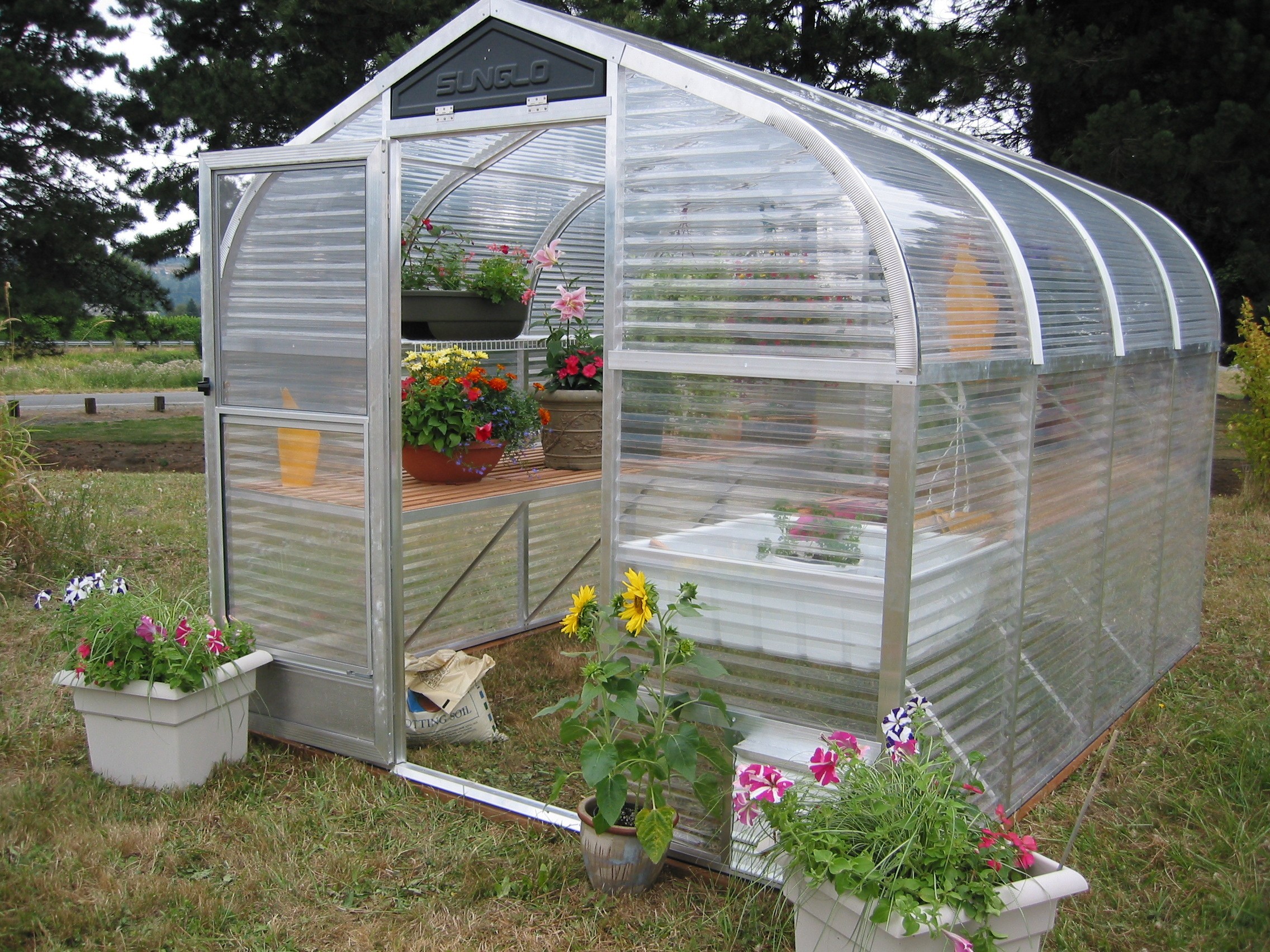 SunGlo 1000c 7' 9" x 10" Greenhouse